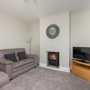  Holiday home Luxurious Modern House With Garden - Pass The Keys United Kingdom
